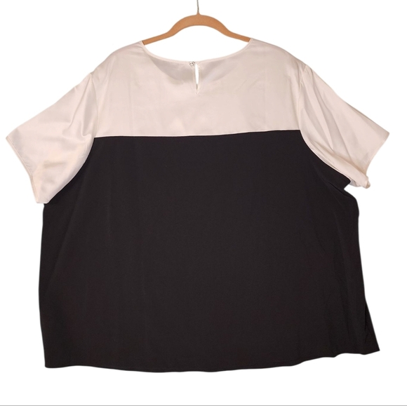 Liz Claiborne Black and White Colorblock Short Sleeve Top - Picture 2 of 6